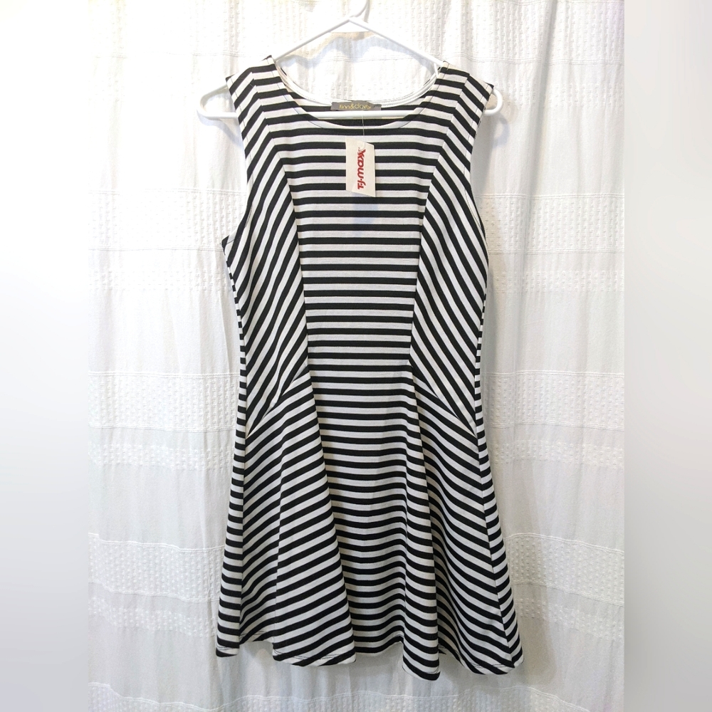 Finn & Clover small new dress